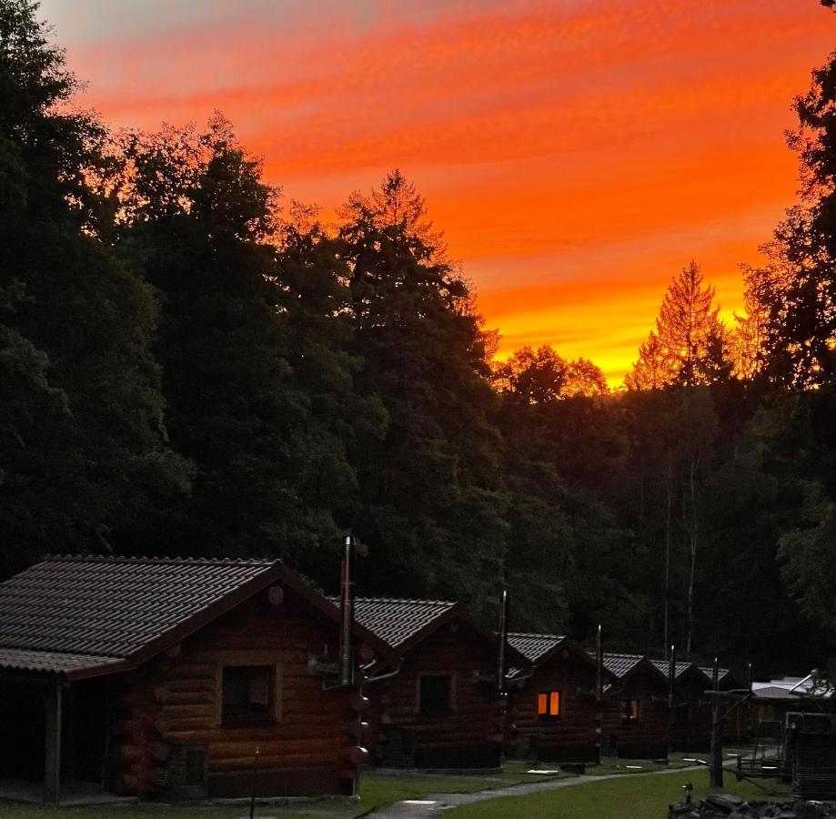 Dum A Dum Zivohost Hotel Bagian luar foto